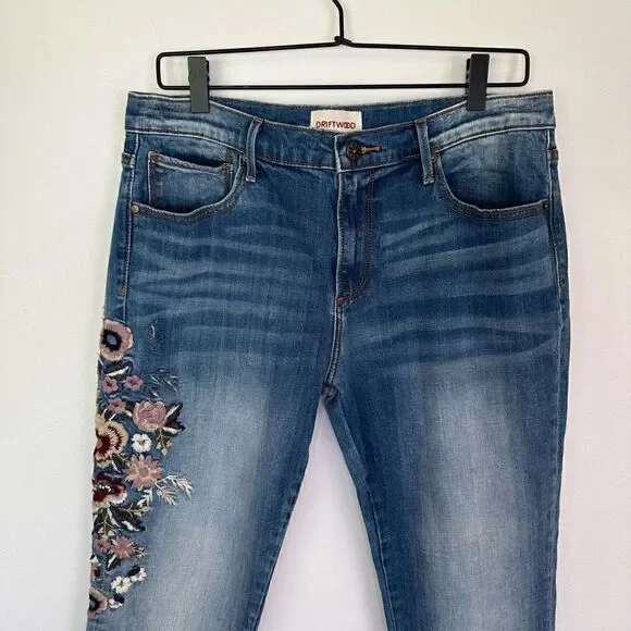 Driftwood Women’s Boho High Waisted Floral Embroidered Slim Leg Medium Wash Jean - Picture 3 of 10